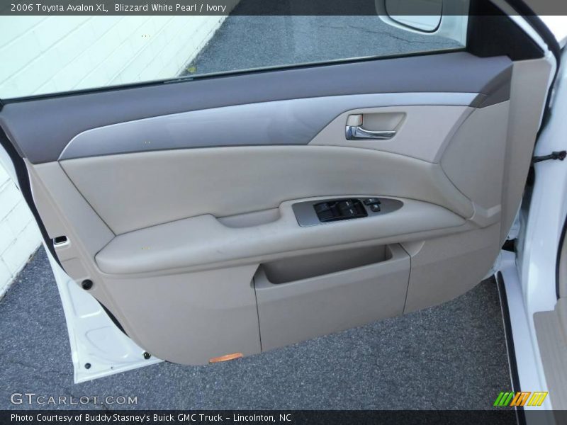 Blizzard White Pearl / Ivory 2006 Toyota Avalon XL