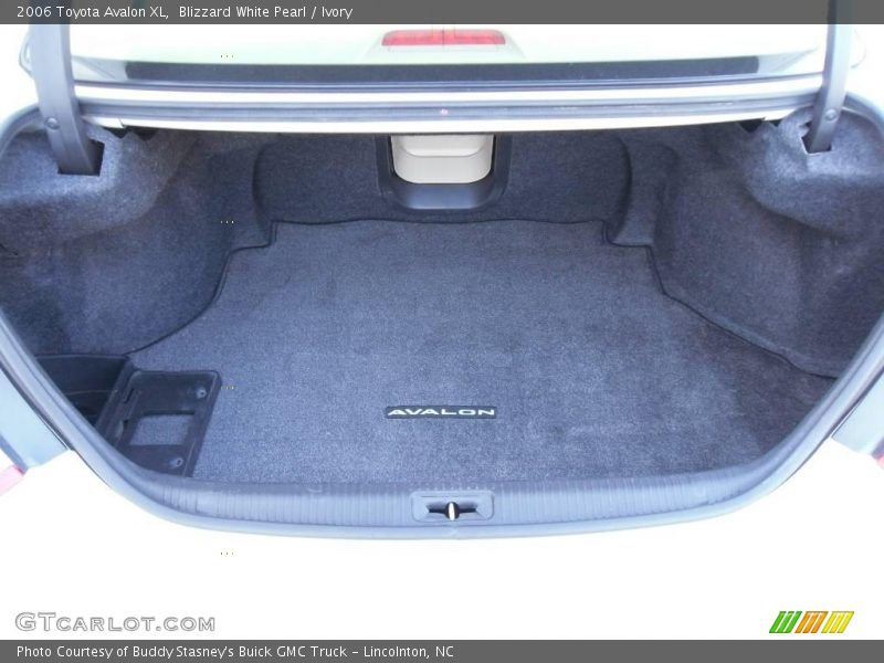 Blizzard White Pearl / Ivory 2006 Toyota Avalon XL