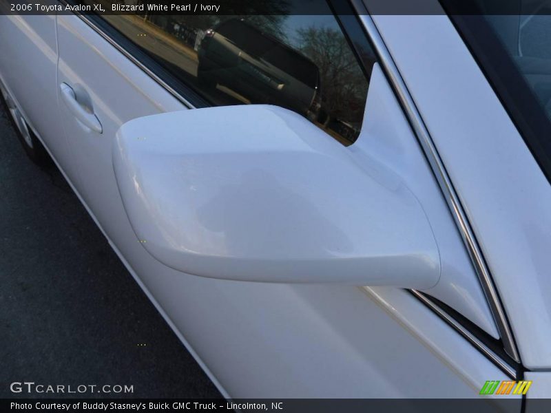 Blizzard White Pearl / Ivory 2006 Toyota Avalon XL