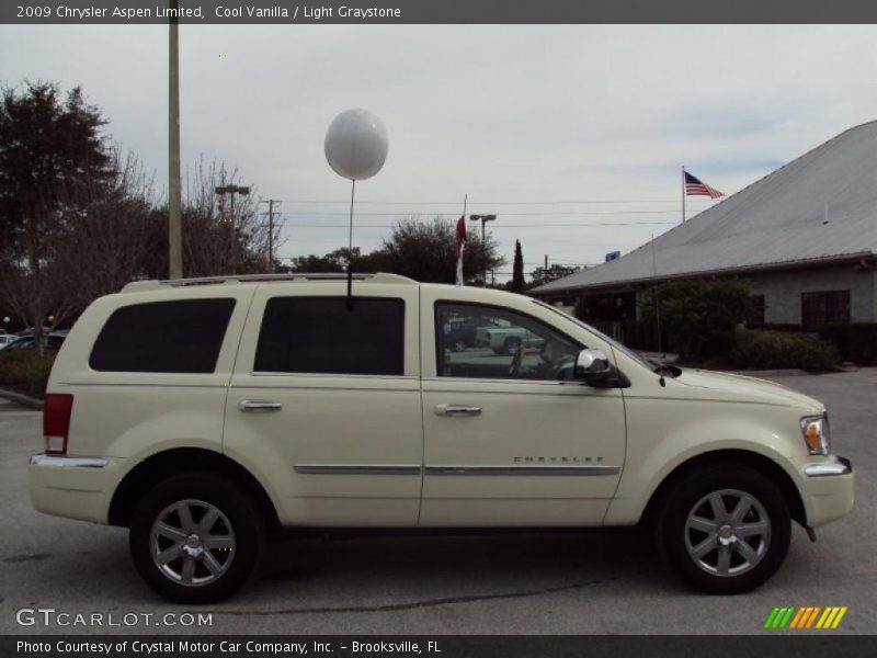 Cool Vanilla / Light Graystone 2009 Chrysler Aspen Limited