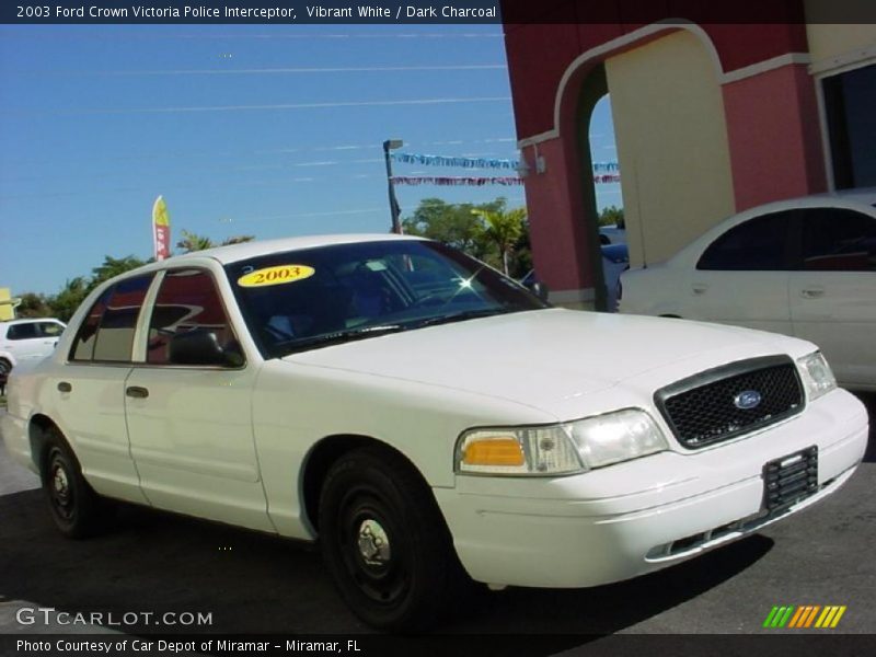 Vibrant White / Dark Charcoal 2003 Ford Crown Victoria Police Interceptor