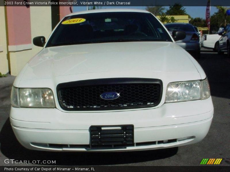 Vibrant White / Dark Charcoal 2003 Ford Crown Victoria Police Interceptor