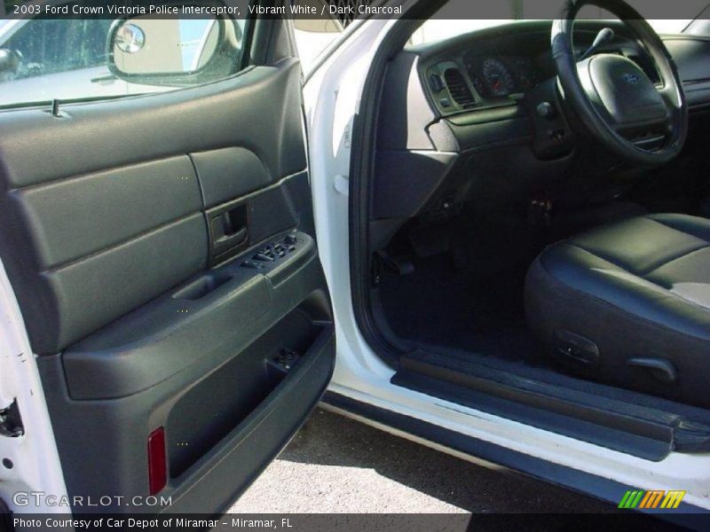 Vibrant White / Dark Charcoal 2003 Ford Crown Victoria Police Interceptor