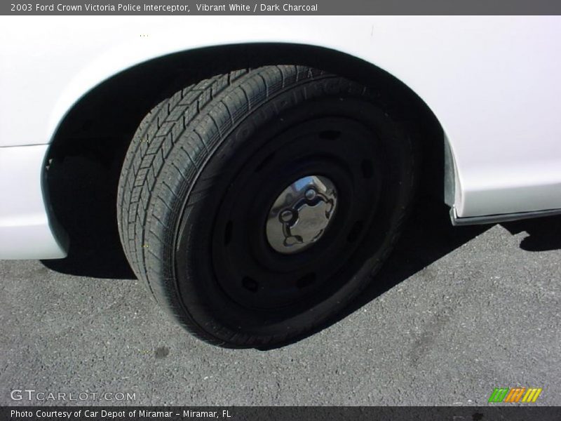 Vibrant White / Dark Charcoal 2003 Ford Crown Victoria Police Interceptor