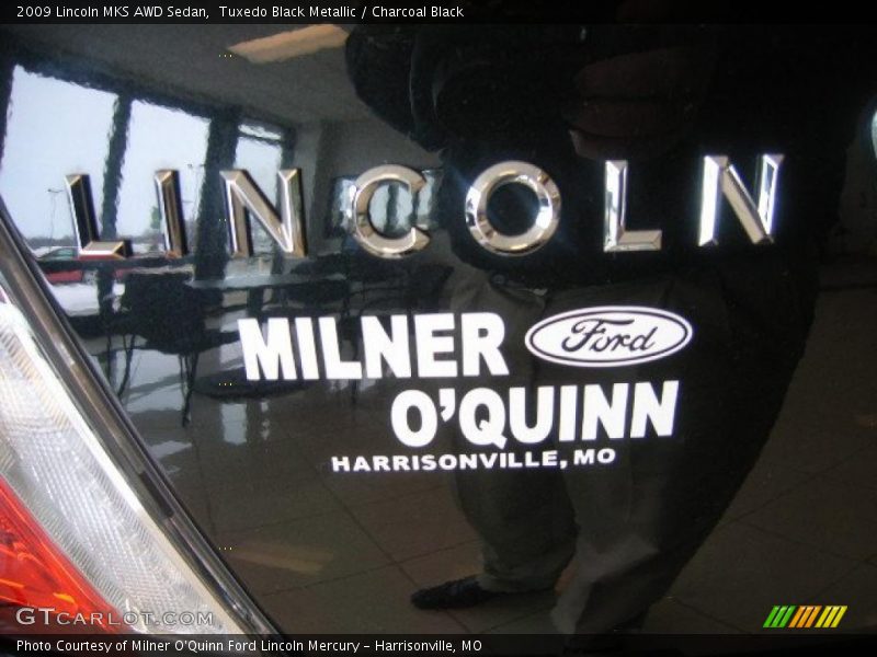 Tuxedo Black Metallic / Charcoal Black 2009 Lincoln MKS AWD Sedan