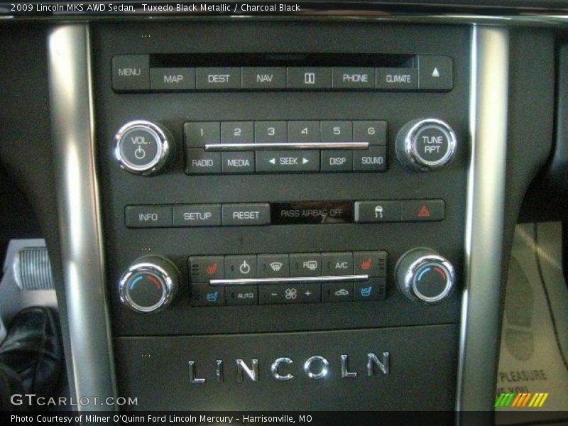 Tuxedo Black Metallic / Charcoal Black 2009 Lincoln MKS AWD Sedan