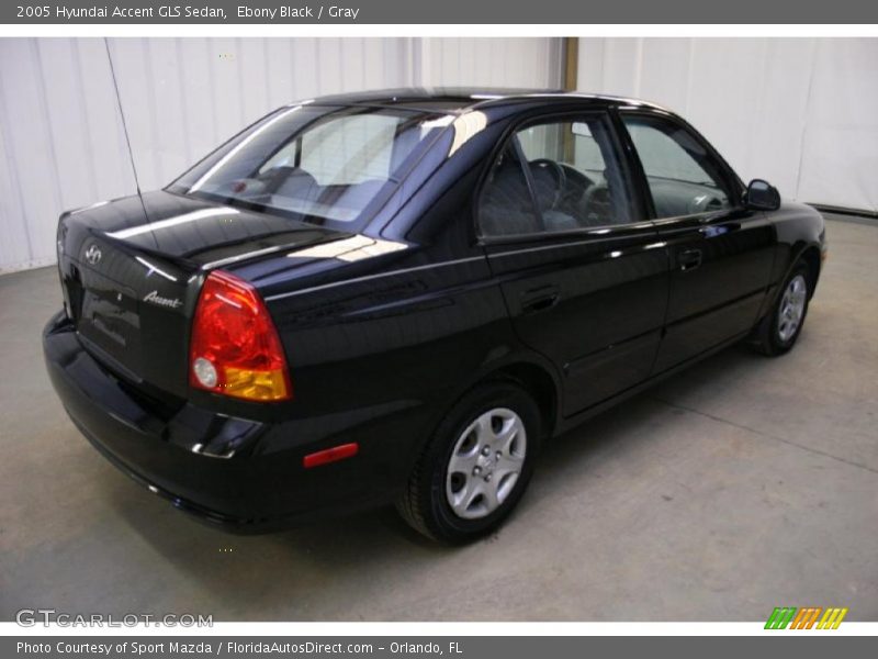 Ebony Black / Gray 2005 Hyundai Accent GLS Sedan