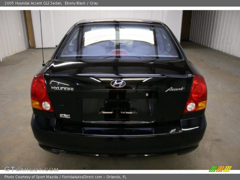 Ebony Black / Gray 2005 Hyundai Accent GLS Sedan