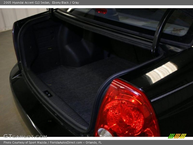 Ebony Black / Gray 2005 Hyundai Accent GLS Sedan