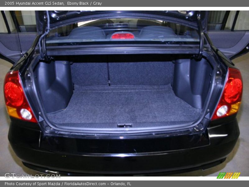 Ebony Black / Gray 2005 Hyundai Accent GLS Sedan