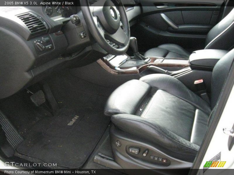 Alpine White / Black 2005 BMW X5 3.0i