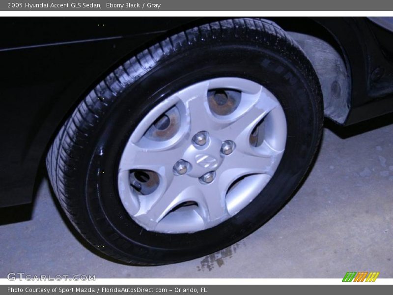 Ebony Black / Gray 2005 Hyundai Accent GLS Sedan