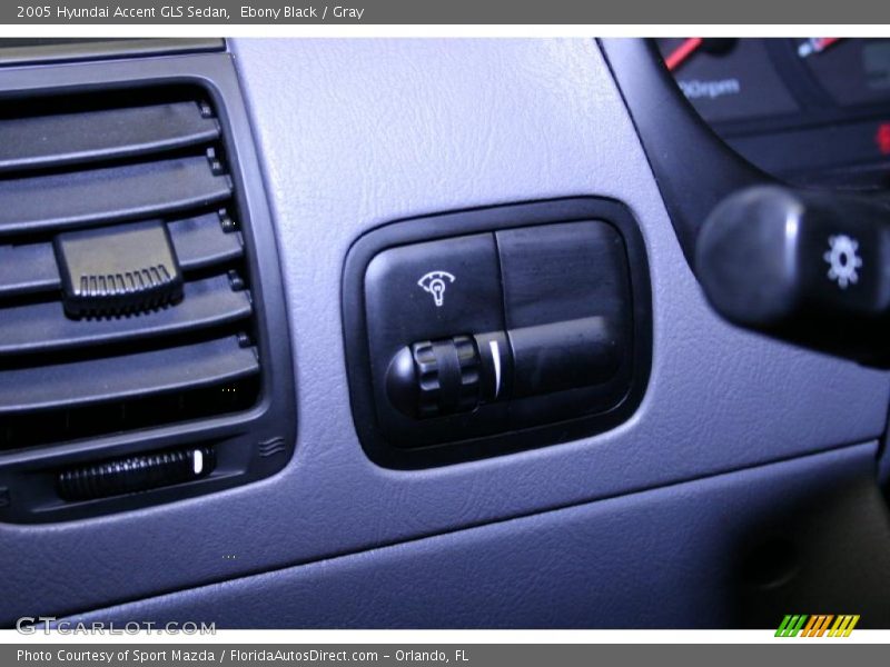 Ebony Black / Gray 2005 Hyundai Accent GLS Sedan