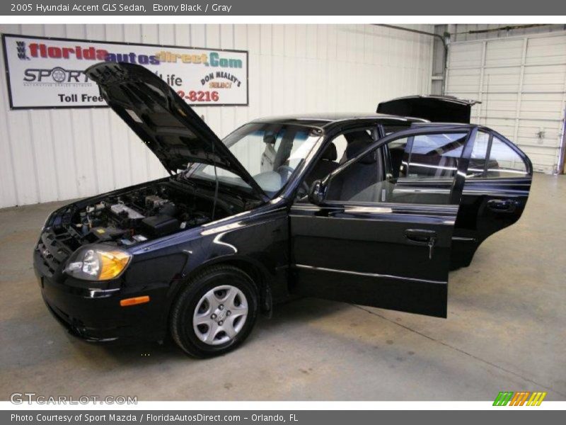Ebony Black / Gray 2005 Hyundai Accent GLS Sedan