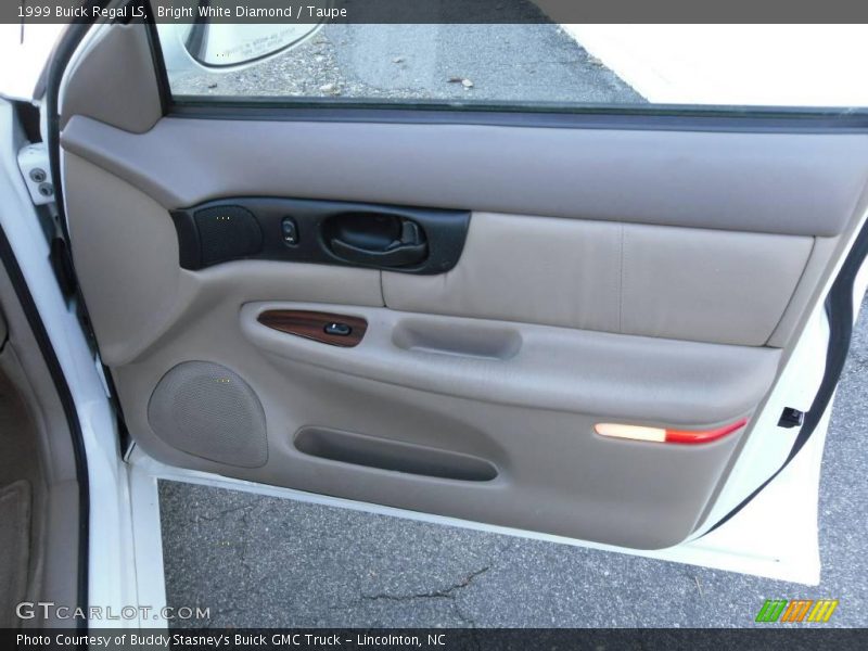 Bright White Diamond / Taupe 1999 Buick Regal LS