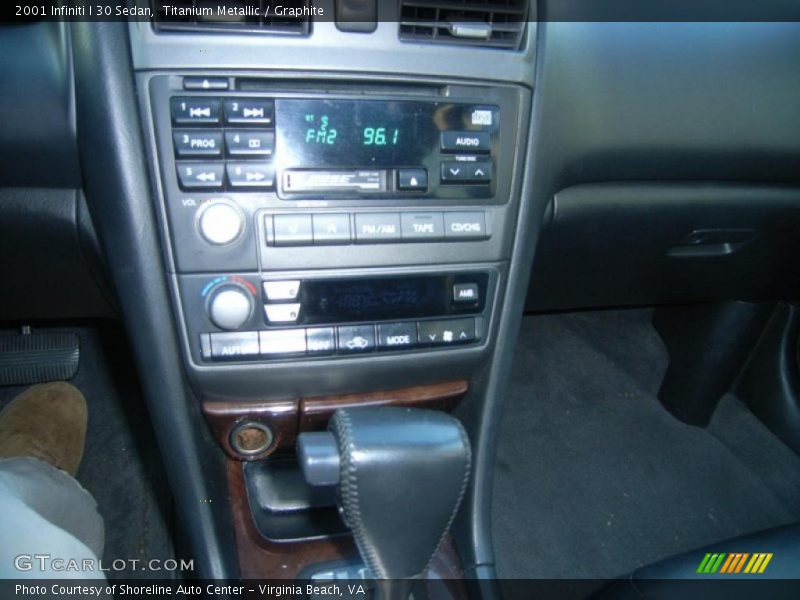 Titanium Metallic / Graphite 2001 Infiniti I 30 Sedan