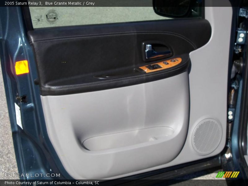 Blue Granite Metallic / Grey 2005 Saturn Relay 3