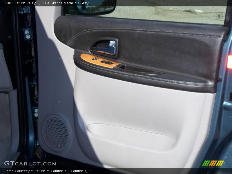 Blue Granite Metallic / Grey 2005 Saturn Relay 3
