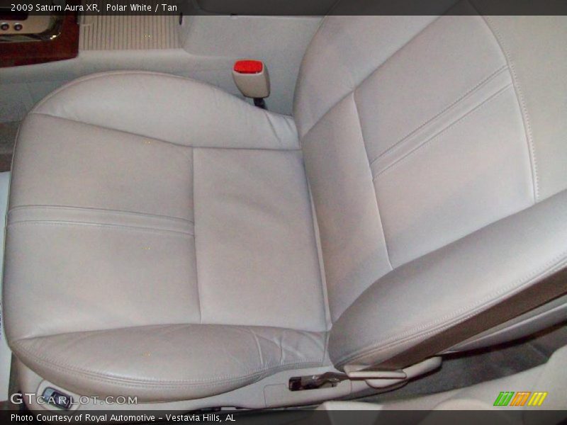 Polar White / Tan 2009 Saturn Aura XR