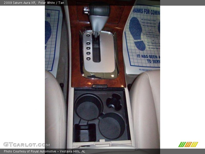 Polar White / Tan 2009 Saturn Aura XR
