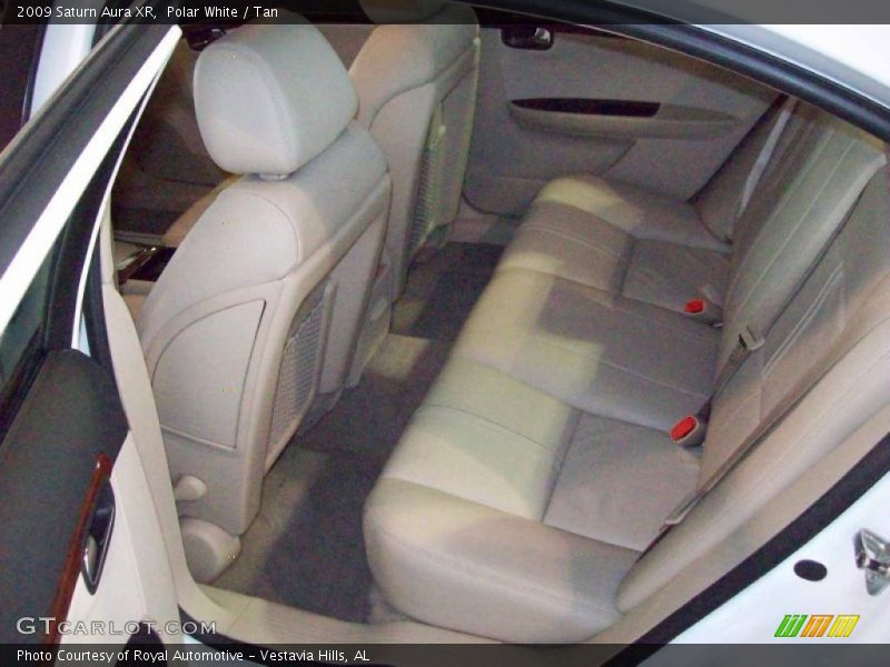 Polar White / Tan 2009 Saturn Aura XR