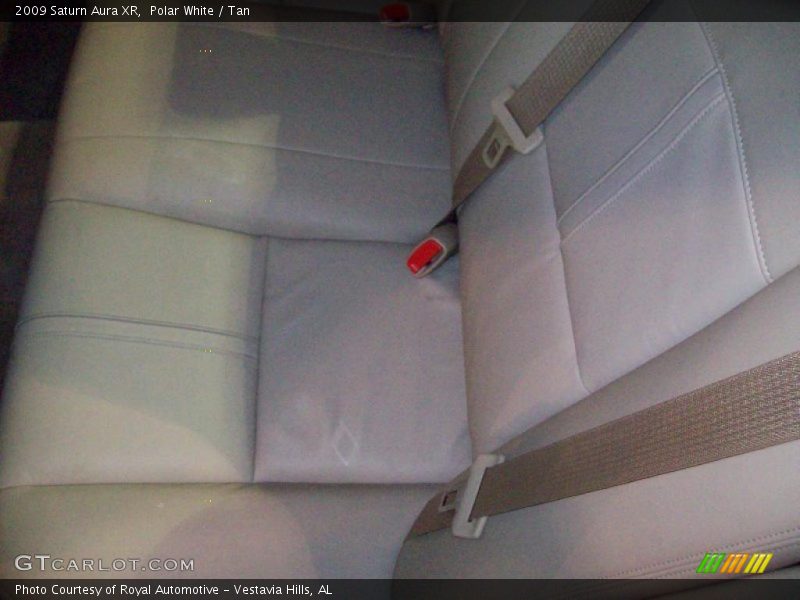 Polar White / Tan 2009 Saturn Aura XR