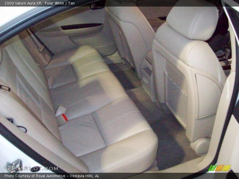 Polar White / Tan 2009 Saturn Aura XR