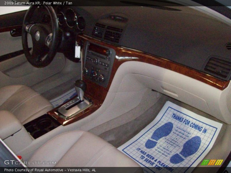Polar White / Tan 2009 Saturn Aura XR