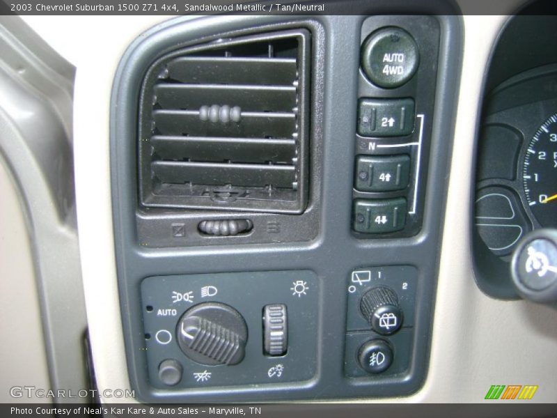 Sandalwood Metallic / Tan/Neutral 2003 Chevrolet Suburban 1500 Z71 4x4