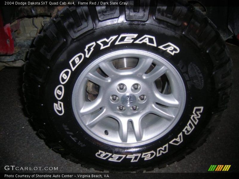 Flame Red / Dark Slate Gray 2004 Dodge Dakota SXT Quad Cab 4x4