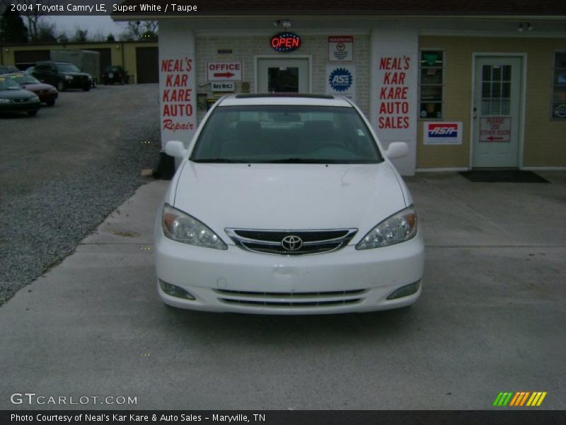 Super White / Taupe 2004 Toyota Camry LE