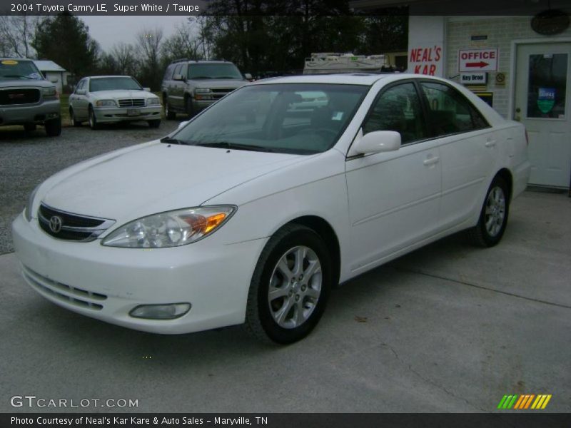 Super White / Taupe 2004 Toyota Camry LE