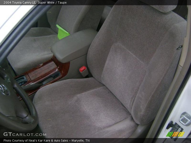 Super White / Taupe 2004 Toyota Camry LE