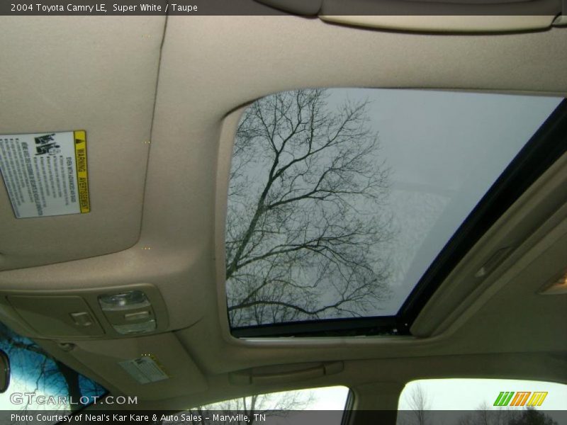 Super White / Taupe 2004 Toyota Camry LE