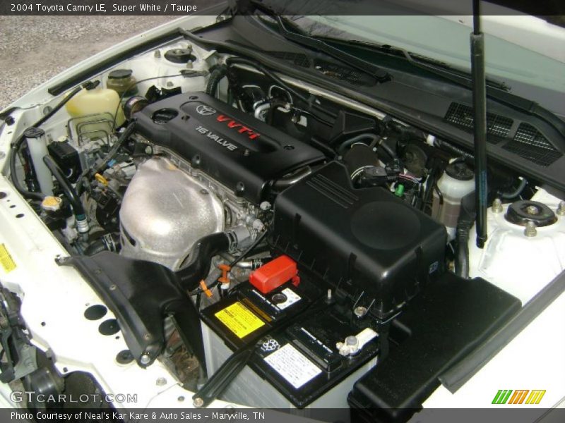 Super White / Taupe 2004 Toyota Camry LE