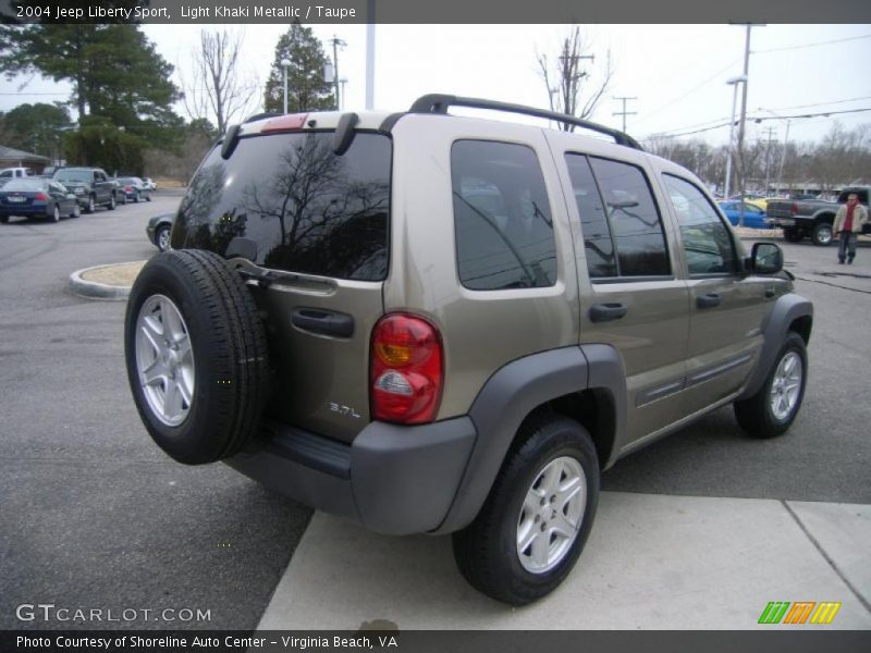 Light Khaki Metallic / Taupe 2004 Jeep Liberty Sport