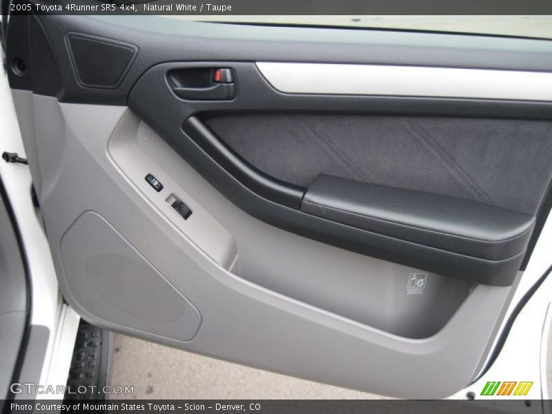 Natural White / Taupe 2005 Toyota 4Runner SR5 4x4
