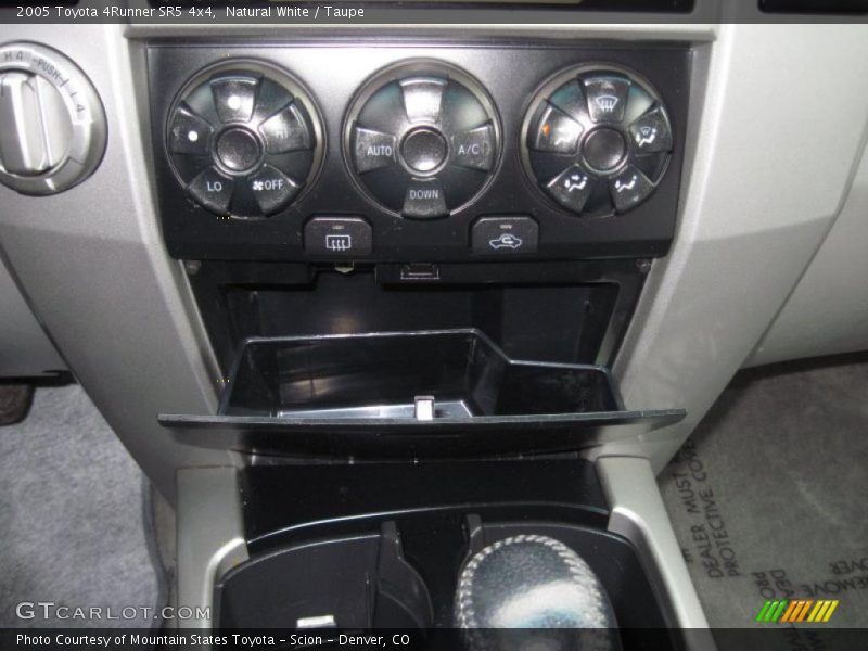Natural White / Taupe 2005 Toyota 4Runner SR5 4x4