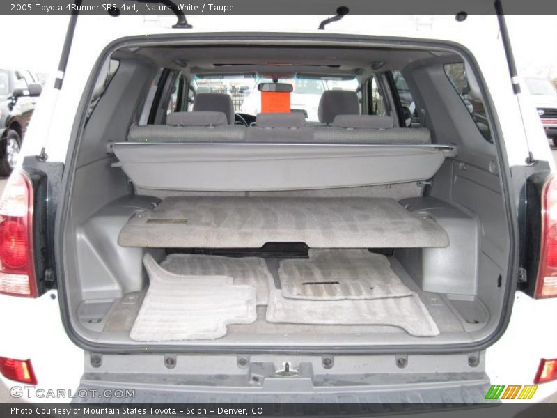 Natural White / Taupe 2005 Toyota 4Runner SR5 4x4