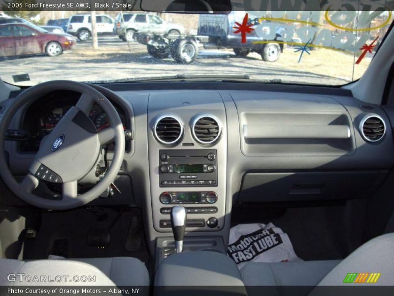 Black / Shale 2005 Ford Freestyle SE AWD