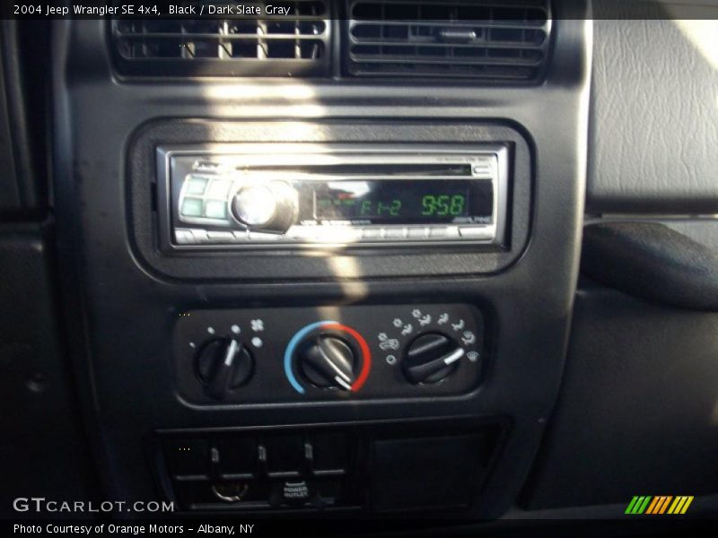 Black / Dark Slate Gray 2004 Jeep Wrangler SE 4x4
