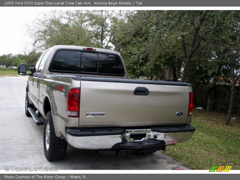 Arizona Beige Metallic / Tan 2005 Ford F250 Super Duty Lariat Crew Cab 4x4