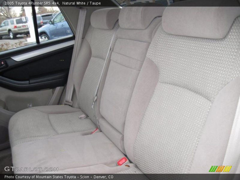 Natural White / Taupe 2005 Toyota 4Runner SR5 4x4