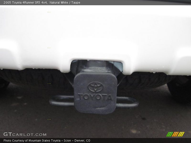 Natural White / Taupe 2005 Toyota 4Runner SR5 4x4