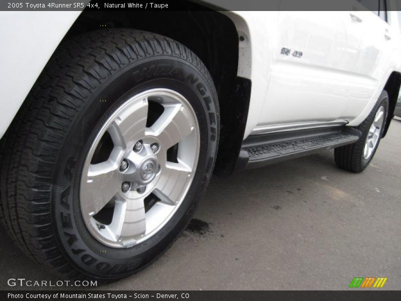 Natural White / Taupe 2005 Toyota 4Runner SR5 4x4