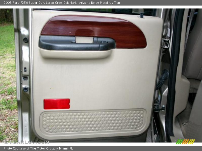 Arizona Beige Metallic / Tan 2005 Ford F250 Super Duty Lariat Crew Cab 4x4