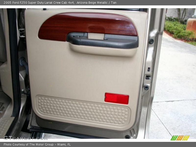 Arizona Beige Metallic / Tan 2005 Ford F250 Super Duty Lariat Crew Cab 4x4