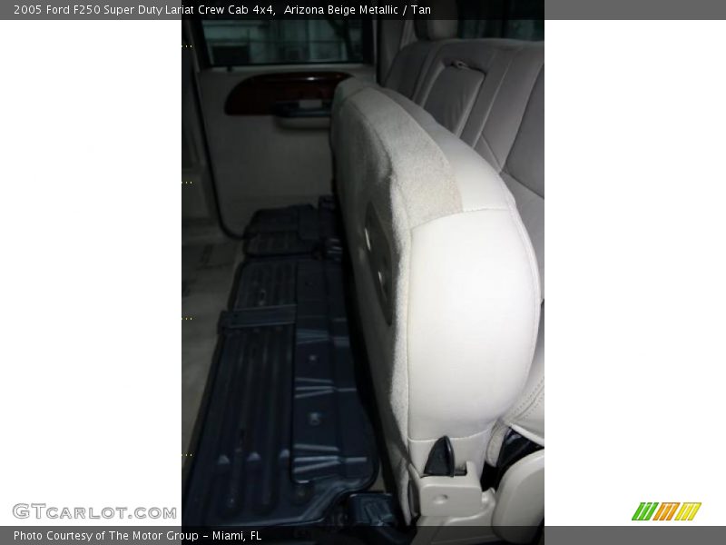 Arizona Beige Metallic / Tan 2005 Ford F250 Super Duty Lariat Crew Cab 4x4