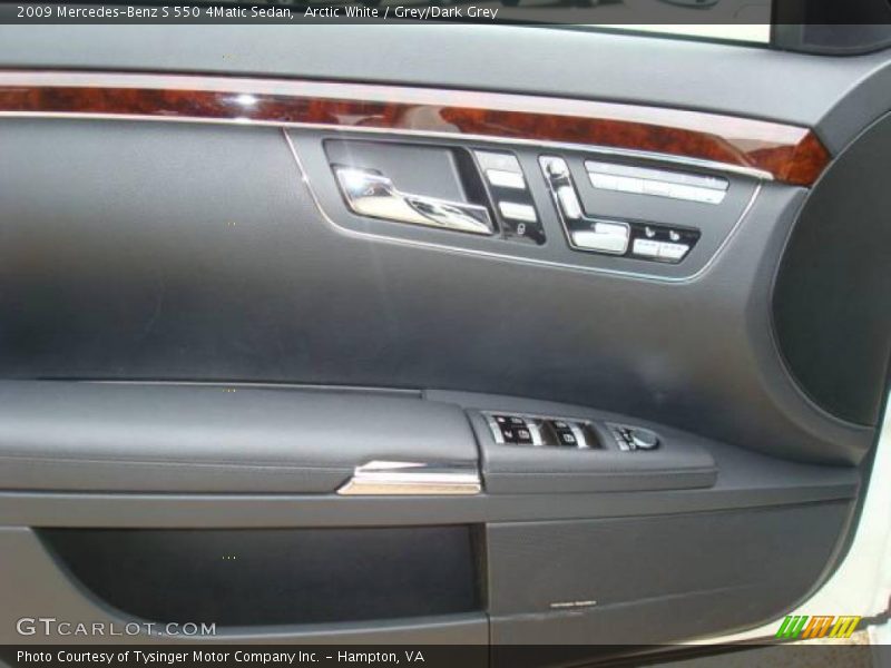 Arctic White / Grey/Dark Grey 2009 Mercedes-Benz S 550 4Matic Sedan