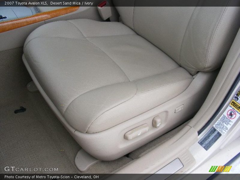 Desert Sand Mica / Ivory 2007 Toyota Avalon XLS
